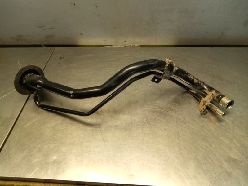 Горловина бензобака Mitsubishi Outlander XL CW4W 2009-2012