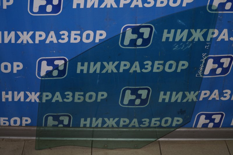 Стекло двери перед лев Peugeot 308 2007-2015