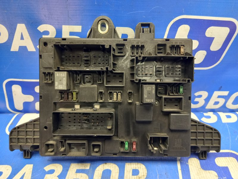 Блок предохранителей Opel Astra J 2010