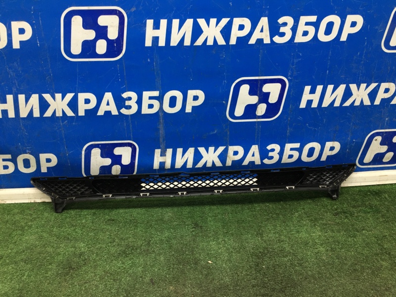 Решетка в бампер Hyundai Solaris 2 2017>