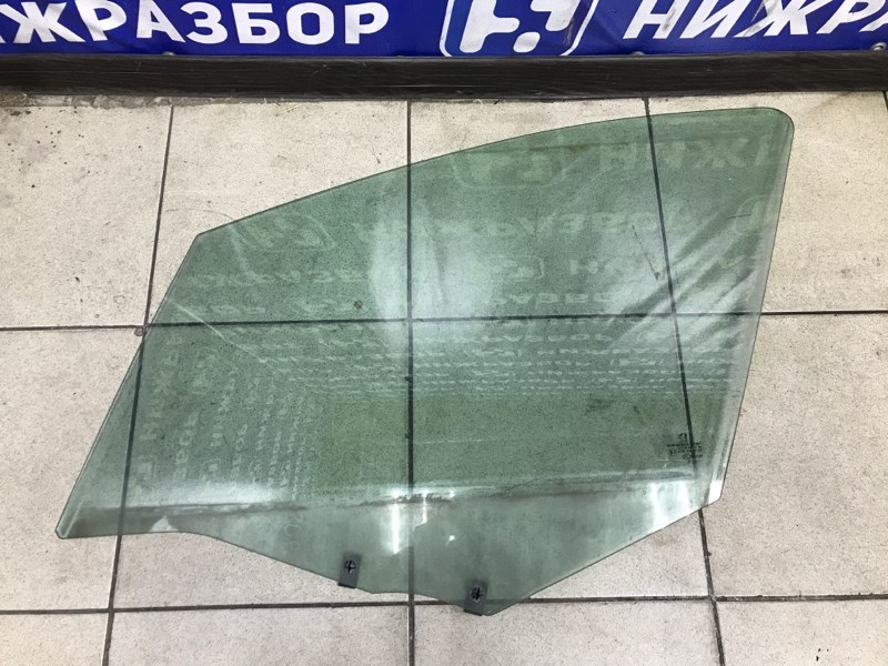 Стекло двери перед лев Peugeot 308 2009
