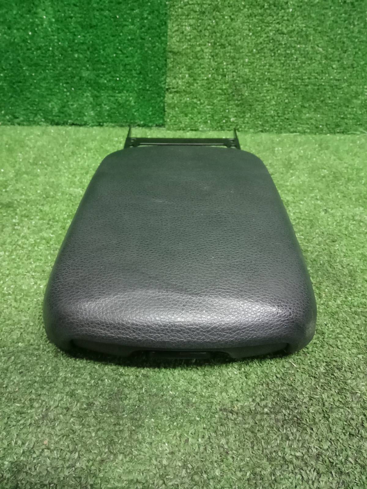 Подлокотник Nissan X-Trail NT31