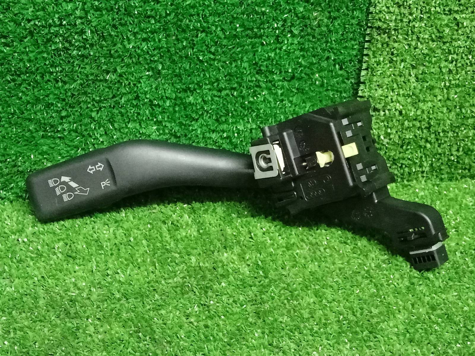 Подрулевой переключатель поворотников Volkswagen Golf 6