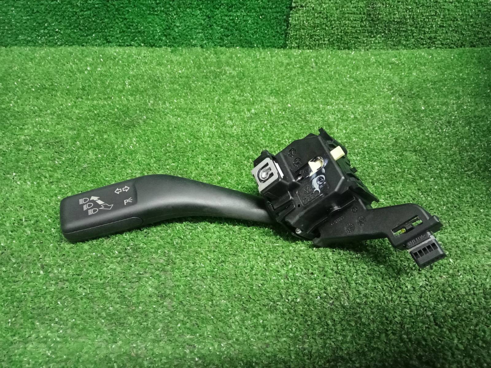 Подрулевой переключатель поворотников Volkswagen Golf 5