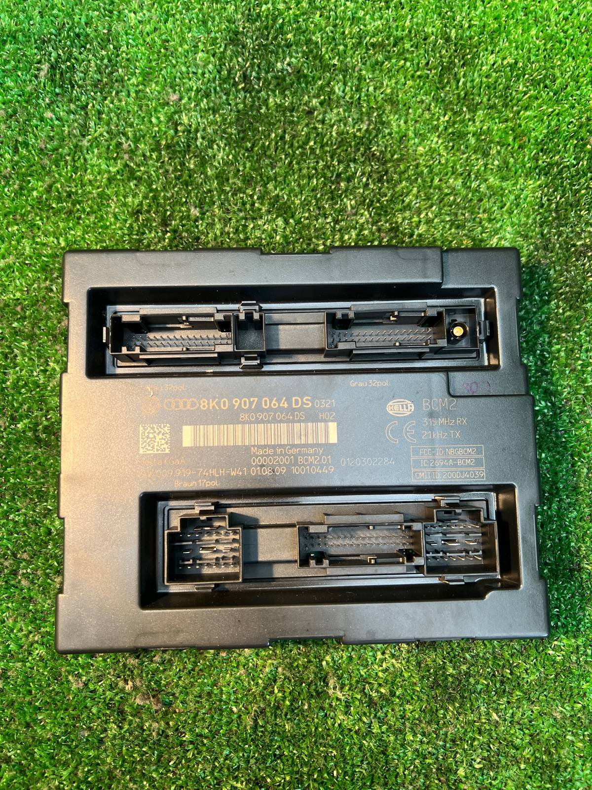 Блок управления Audi A4 B8