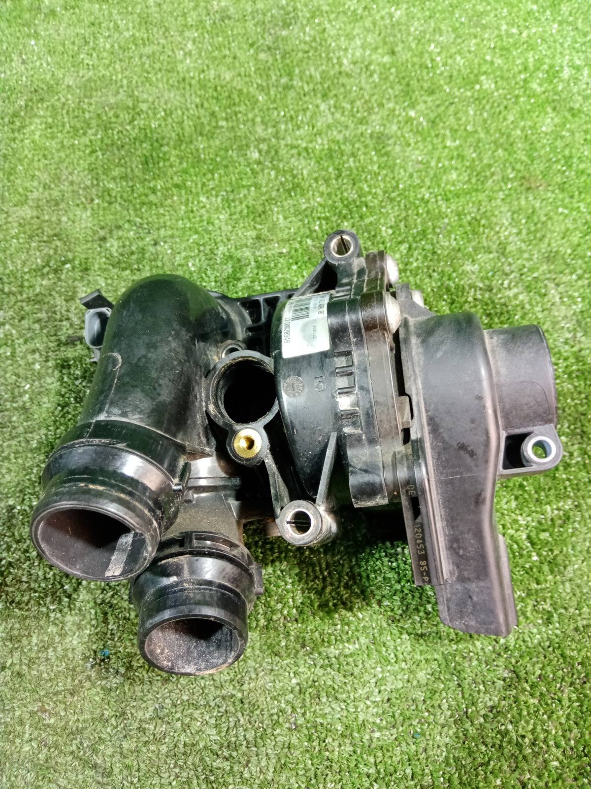 Помпа Audi A4 B8