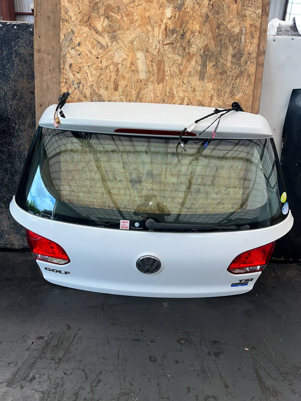 Дверь багажника задн. Volkswagen Golf 6